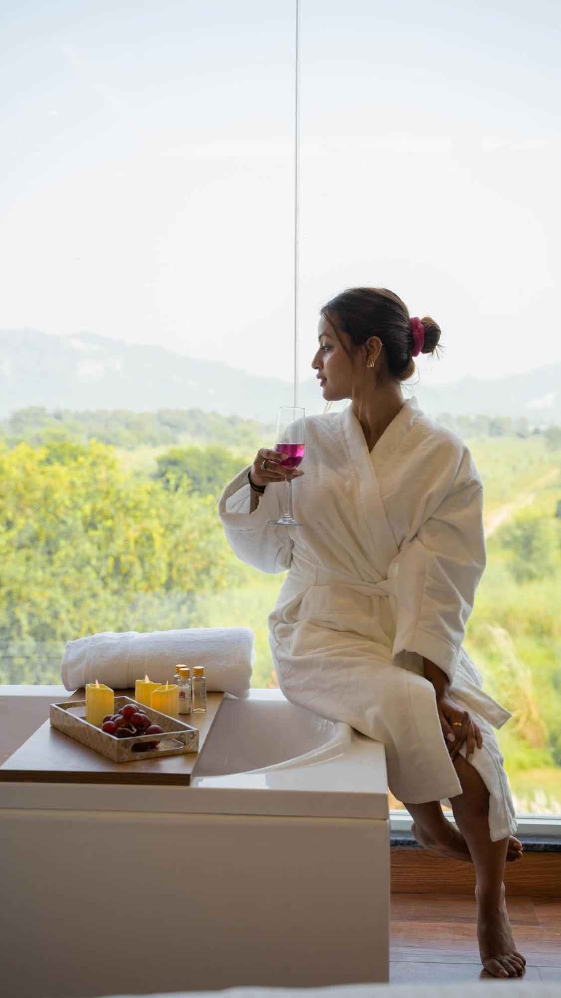 The Ganges Riverside Escape With A Private Ghat 하리드와르 객실 사진